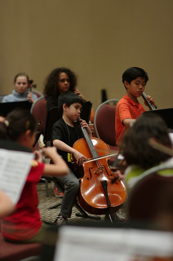 SYOA 2 cellists in rehearsal