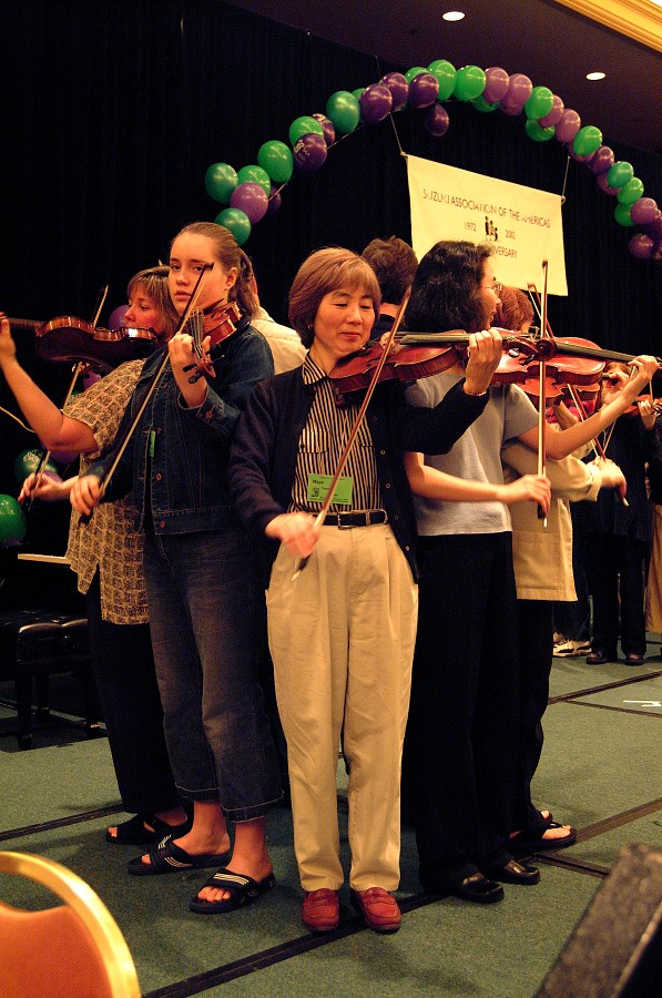 Violin class demonstration at the 2002 SAA Conference