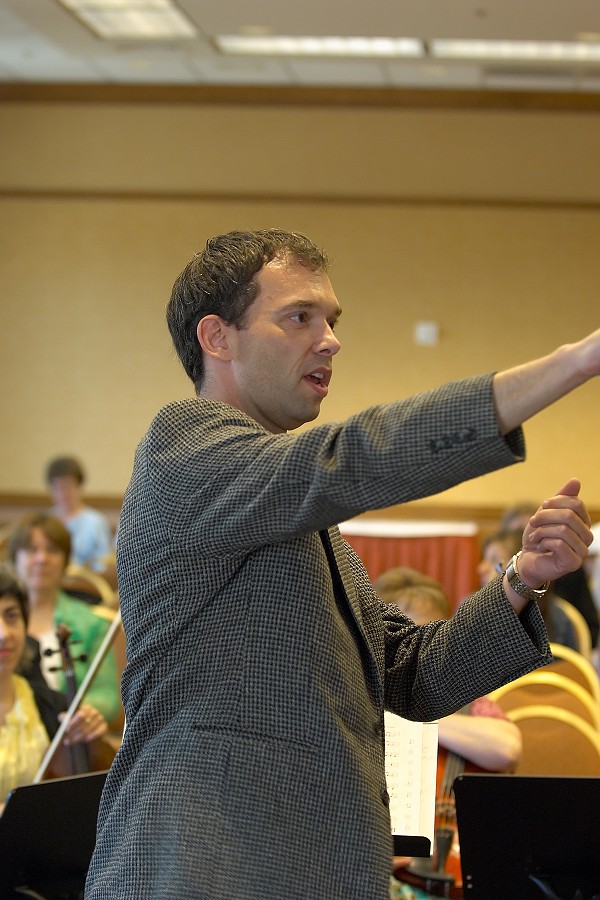 Martin Norgaard conducts a reading session at the 2006 SAA Conference