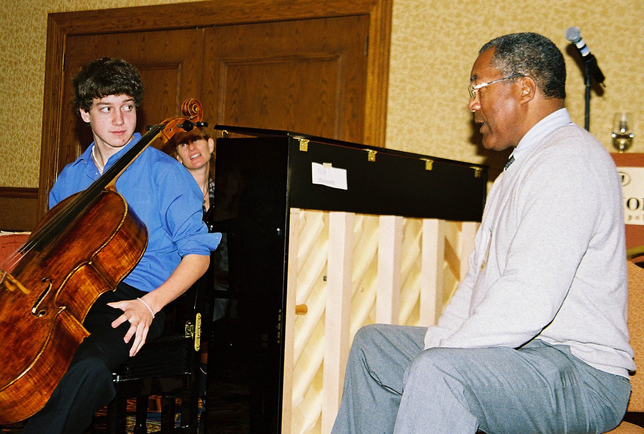 Anthony Elliott gives a cello masterclass.