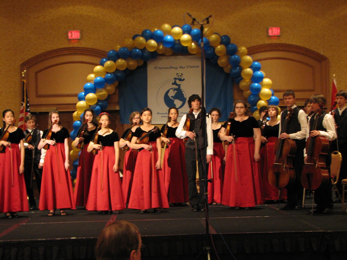 Vivaldi Strings takes a bow at the 2008 SAA Conference