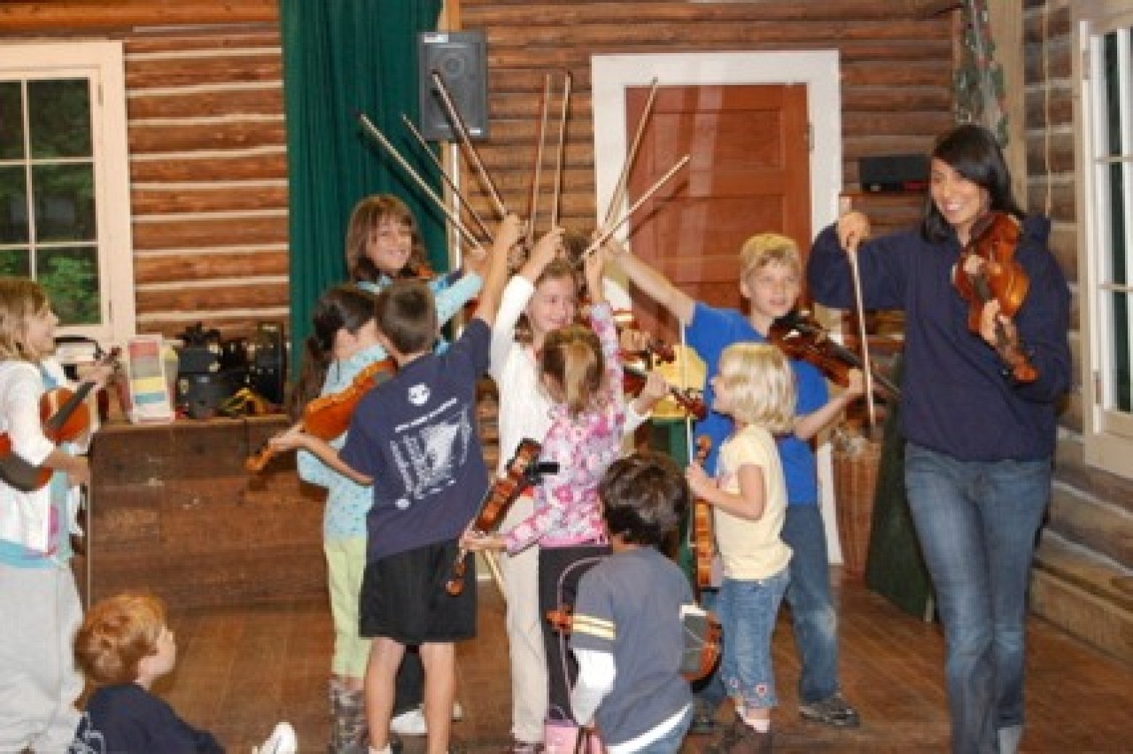 Violin group class at Ogontz Suzuki Institute