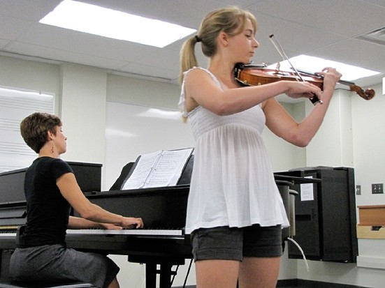 Violin student at Southwestern Ontario Suzuki Institute