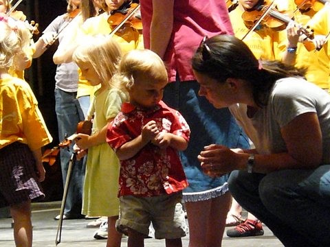 Violin group class at Suzuki Music Columbus