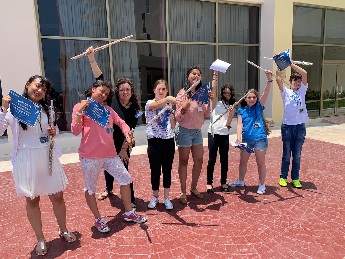 Flute students in Cancun—group