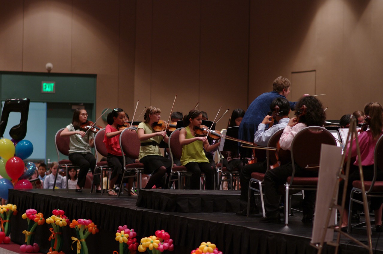 Kirsten Marshall conducts the SYOA 2 concert at the 2012 conference