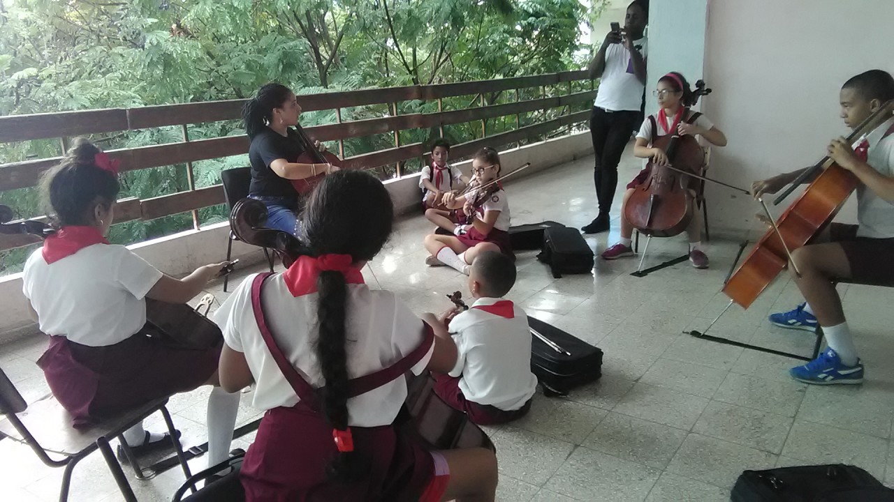 Teacher Jacqueline Jardines in ensemble class