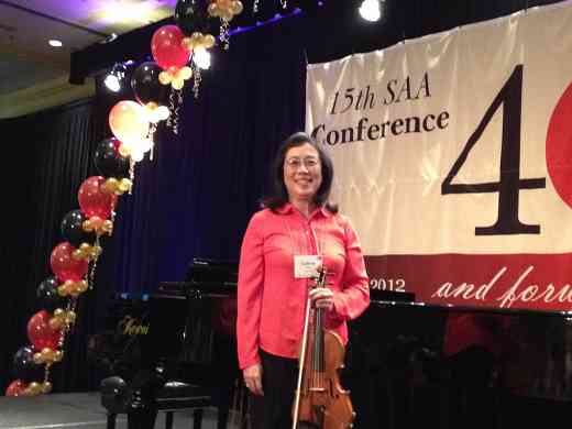 Cathryn Lee gives a session at the 2012 conference