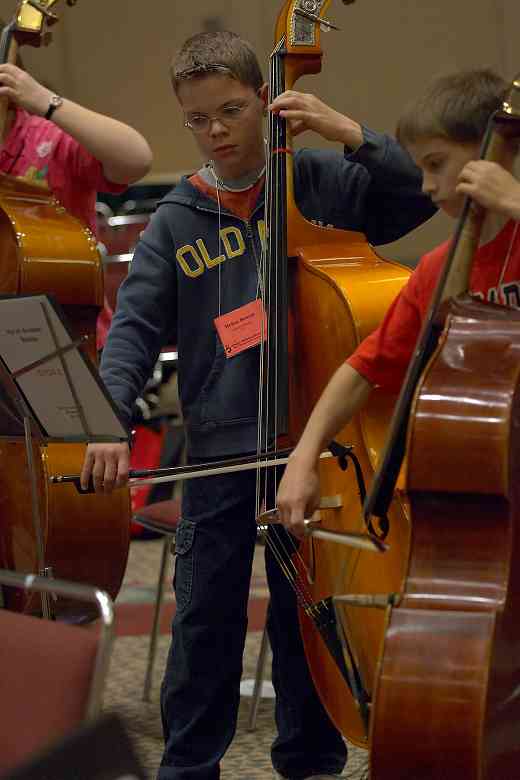 Bass students rehearse with the SYOA at the 2006 SAA Conference