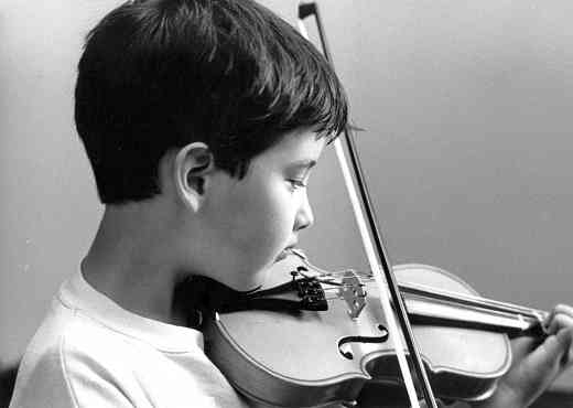 Violin student at Oregon Suzuki Institute