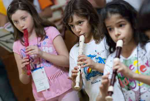 Recorder students in Brazil