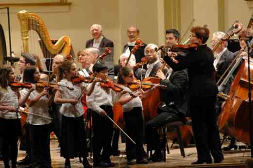 Shenandoah Valley students perform with the St. Louis Symphony Orchestra