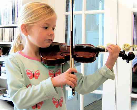 Violin Girl