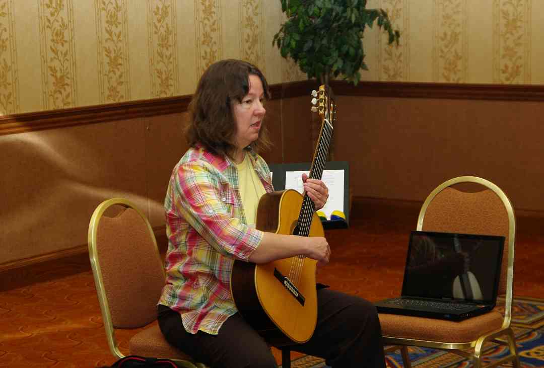 MaryLou Roberts gives a session at the 2010 Conference