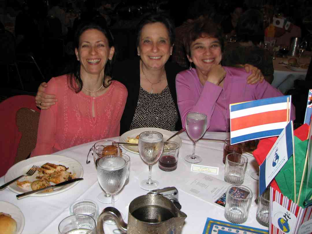 Smiling Suzuki friends celebrate Suzuki history at the 2008 SAA Conference