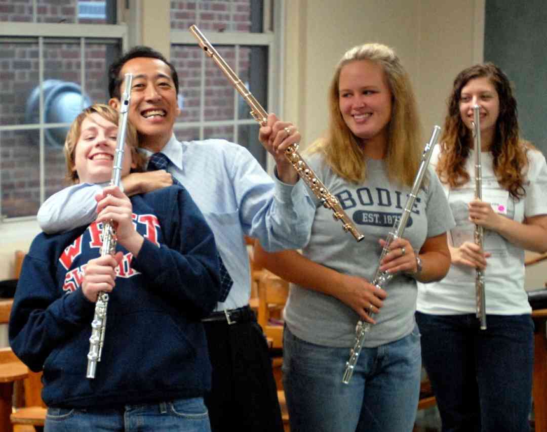 Kenichi Ueda and students at East Tennessee Suzuki Flute Institute