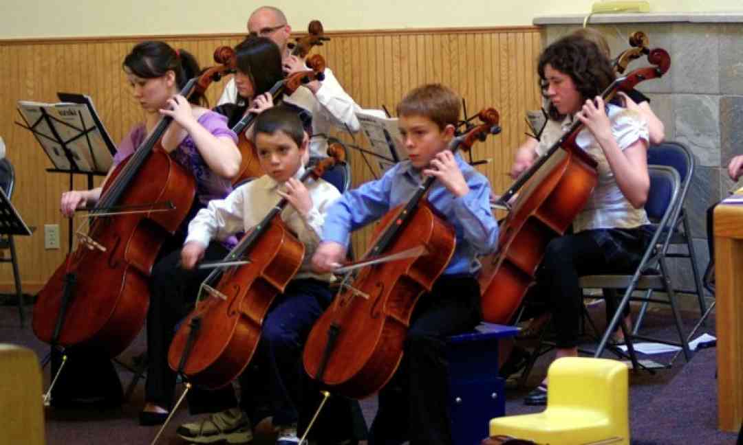 Cello benefit concert for Latin America