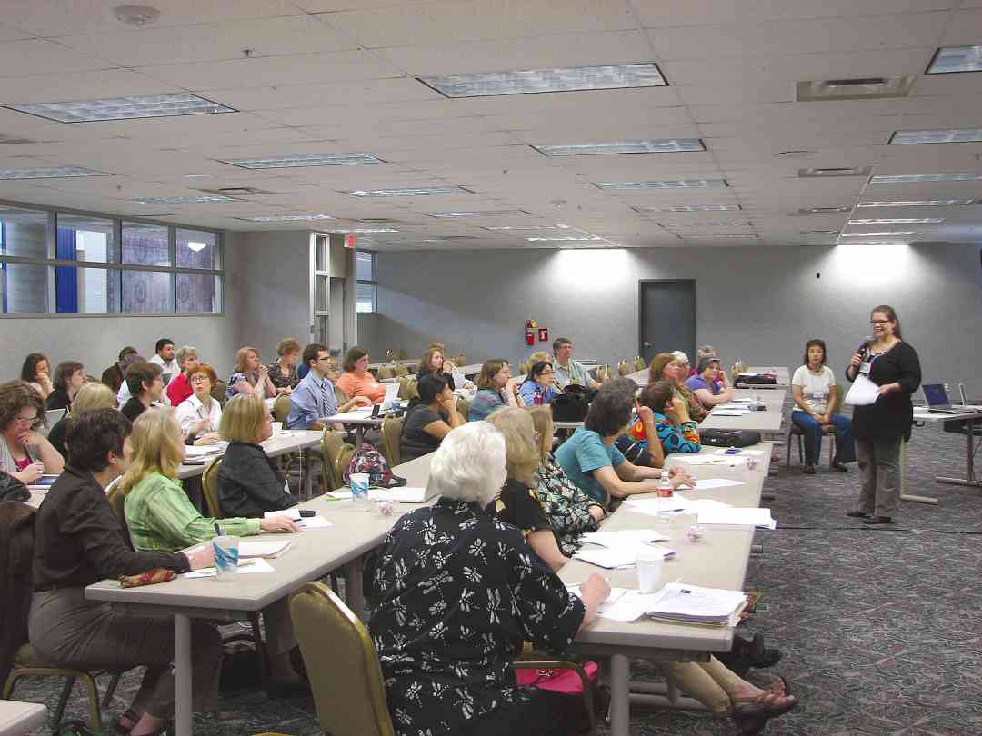 Sarah Montzka and Andrea Yun present on “Technology 101″ at the 2011 Leadership Retreat