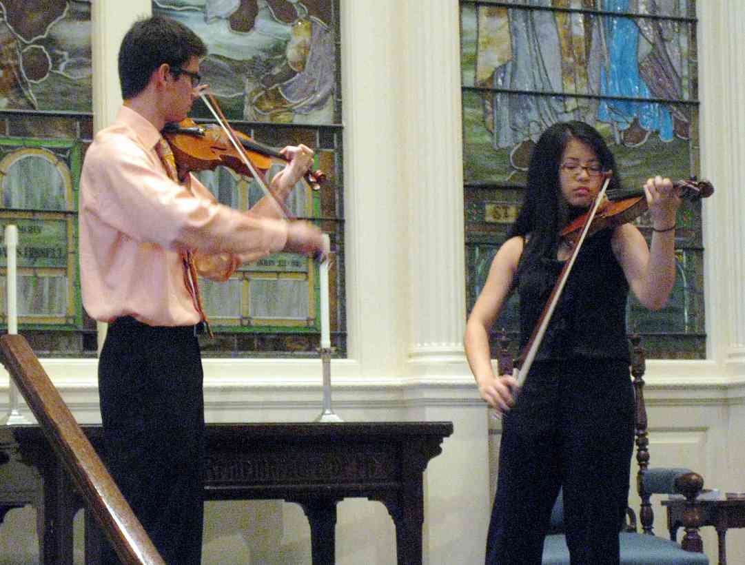 Luke Piscitelli with Anny Li playing the Sarasate